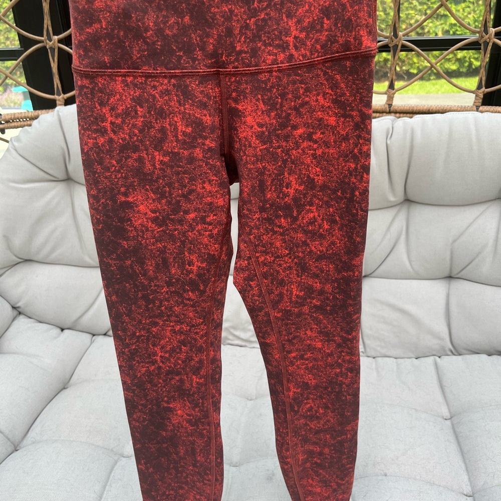 Lululemon Wunderunder high rise 25”, size 4
